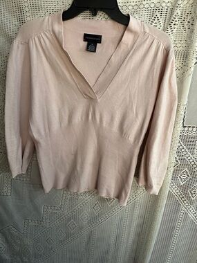 Pale Pink V-Neck Lightweight Knit Sweater